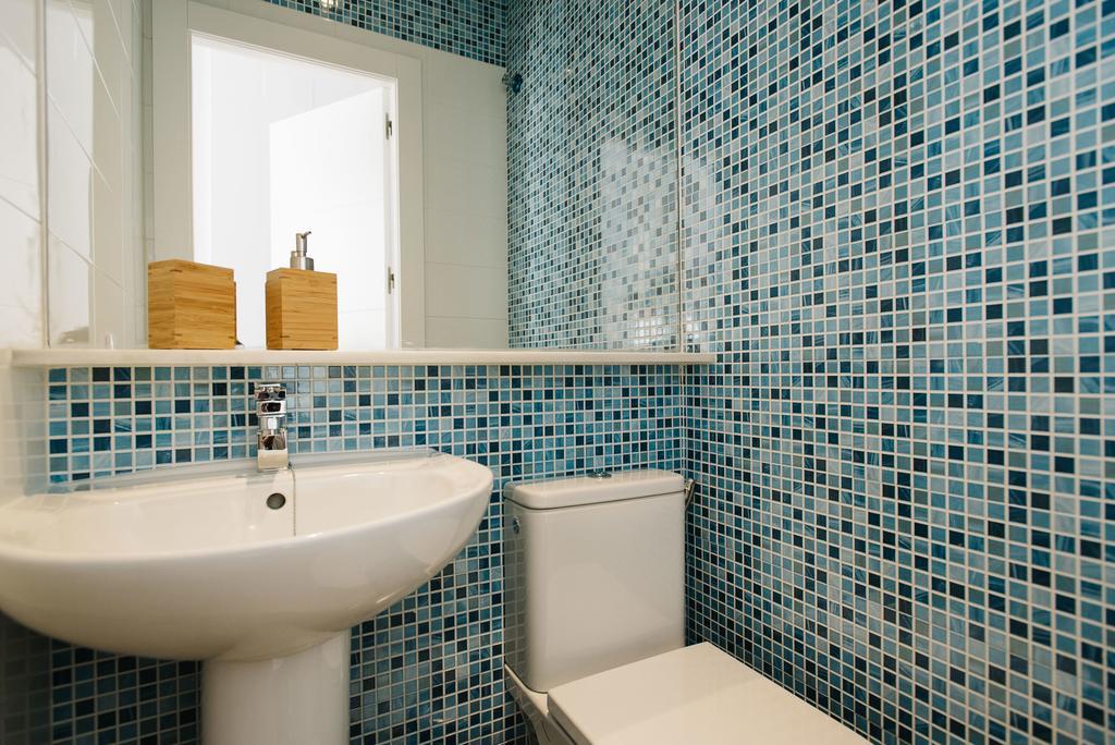 סביליה Hostly Acetres 2A-Penthouse In City Center-Fibre-Parking Opt מראה חיצוני תמונה